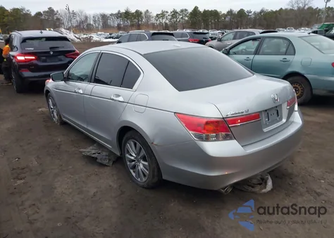 2011 Honda Accord 3.5 Ex-L z USA, uszkodzony, nr VIN 1HGCP3F84BA032682